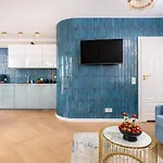 Old Town With Private Rooftop Jacuzzi And The Sky Views ! Balcony Ac Wifi Parking Διαμέρισμα *