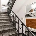 Old Town With Private Rooftop Jacuzzi And The Sky Views ! Balcony Ac Wifi Parking Διαμέρισμα