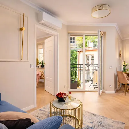 Apartment Old Town With Private Rooftop Jacuzzi And The Sky Views ! Balcony Ac Wifi Parking *