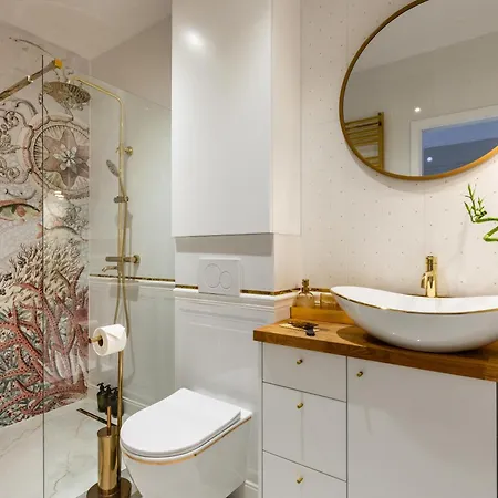 Old Town With Private Rooftop Jacuzzi And The Sky Views ! Balcony Ac Wifi Parking Διαμέρισμα