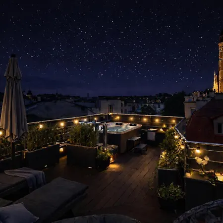 Old Town With Private Rooftop Jacuzzi And The Sky Views ! Balcony Ac Wifi Parking Apartment