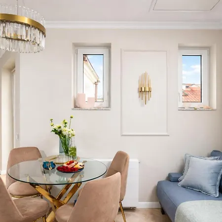 Old Town With Private Rooftop Jacuzzi And The Sky Views ! Balcony Ac Wifi Parking Apartment *
