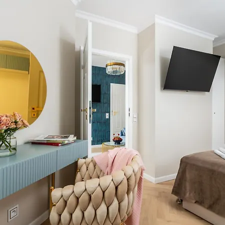 Apartment Old Town With Private Rooftop Jacuzzi And The Sky Views ! Balcony Ac Wifi Parking *