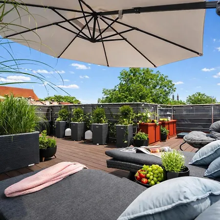 شقة Old Town With Private Rooftop Jacuzzi And The Sky Views ! Balcony Ac Wifi Parking *